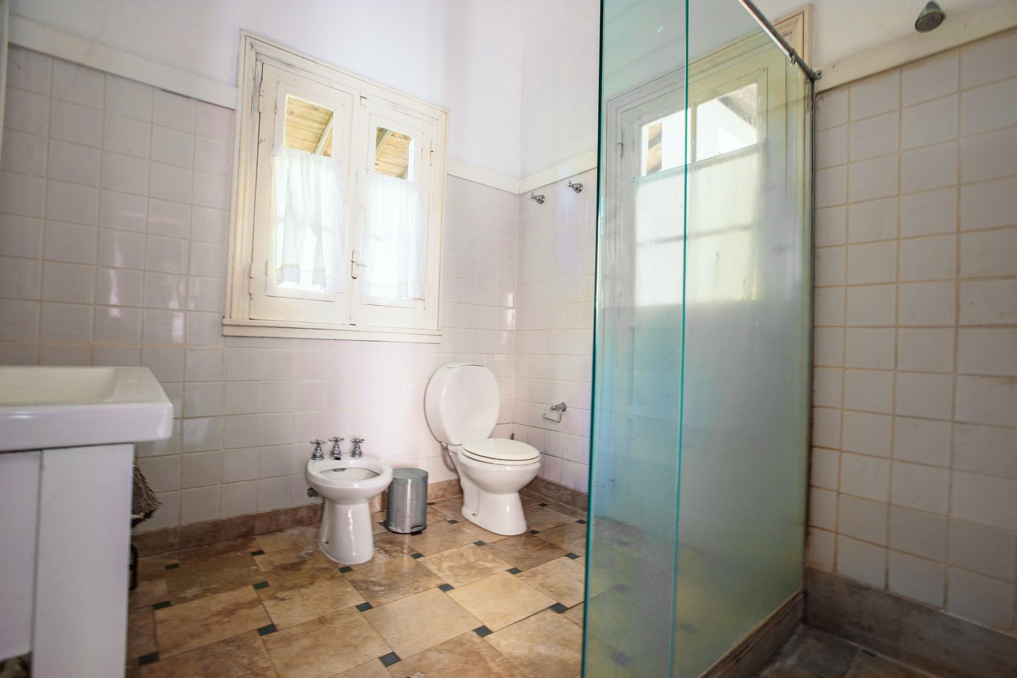 Baños (2 de 3)