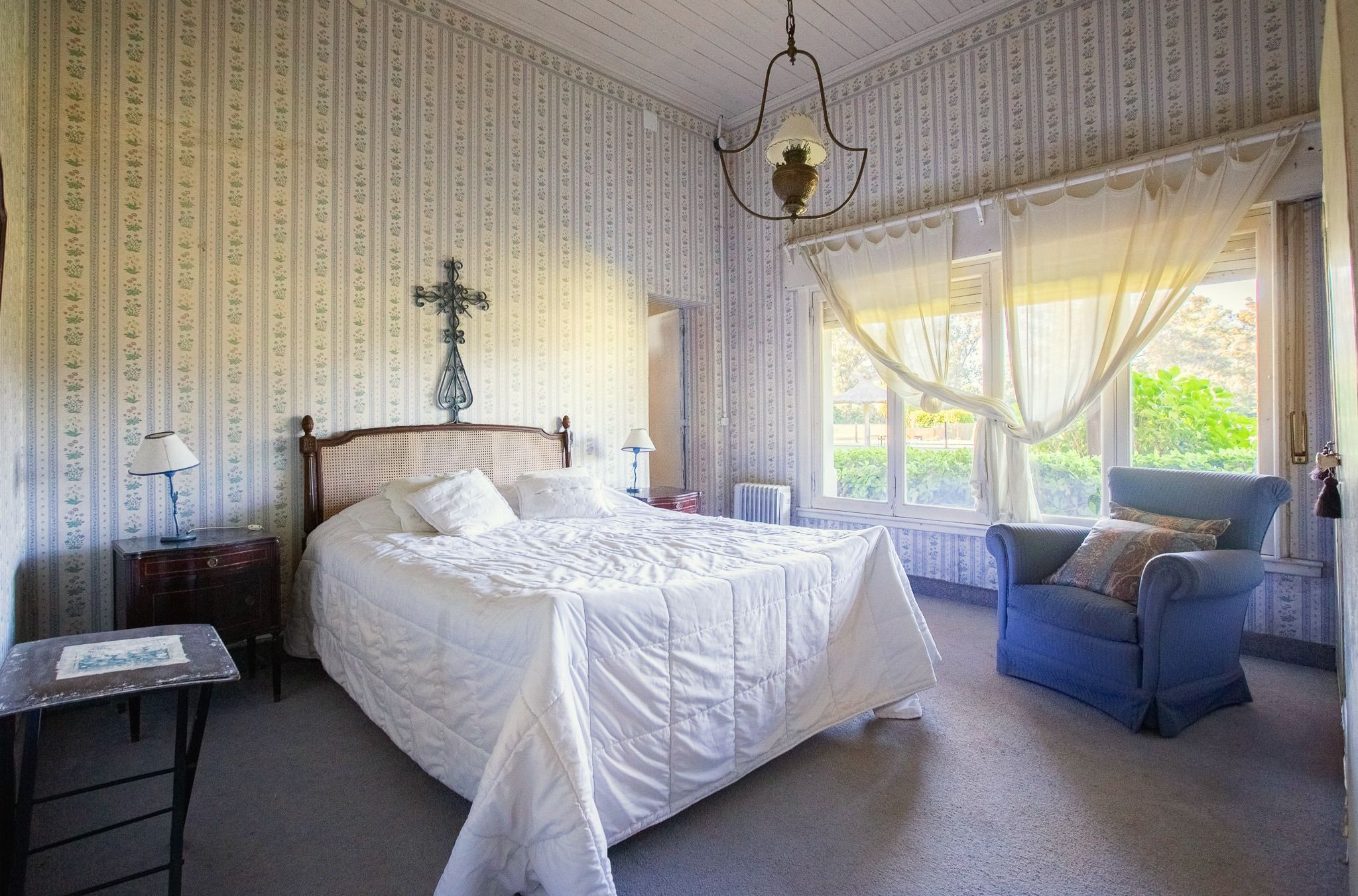 Suite matrimonial con baño en planta baja (1 de 5)