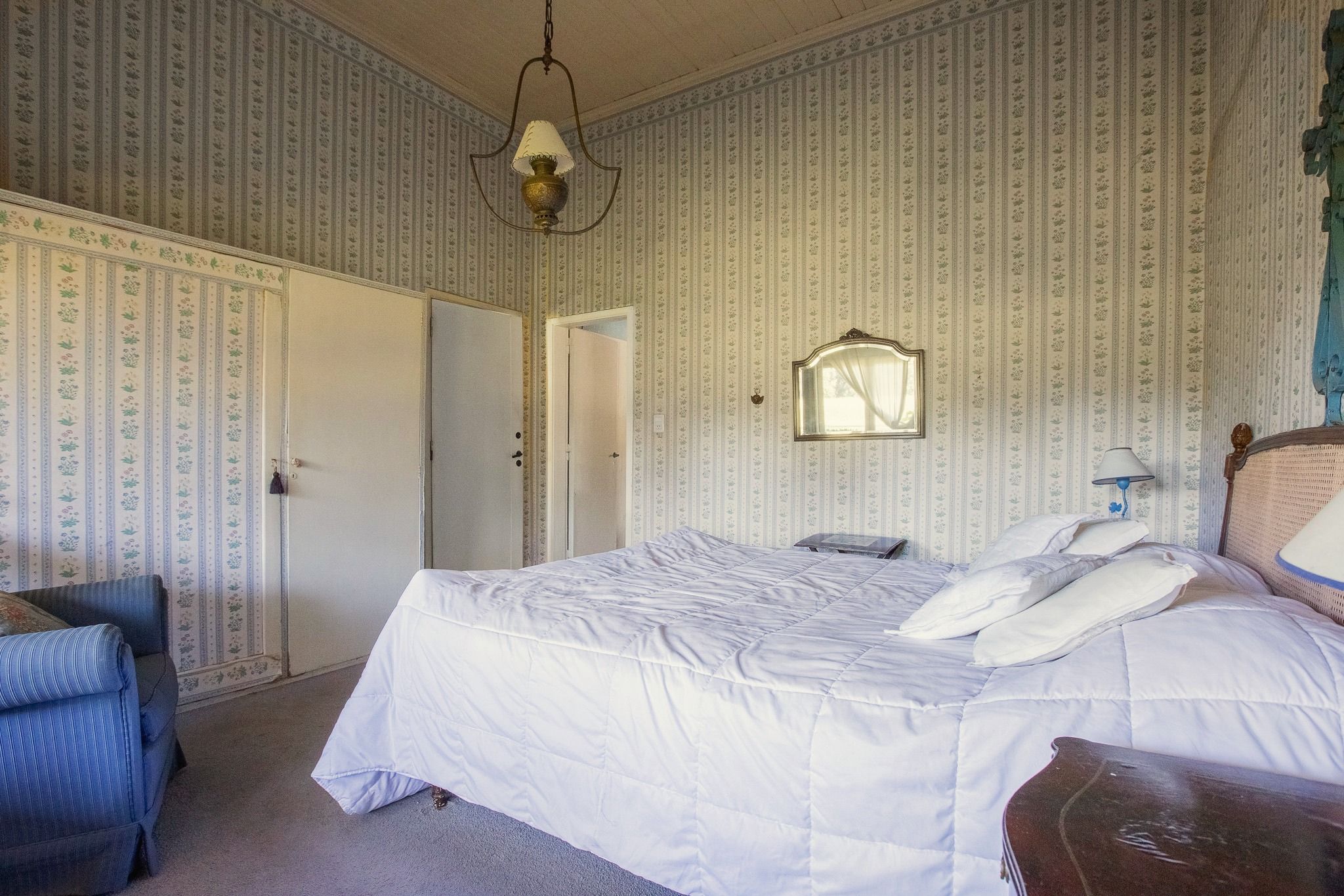 Suite matrimonial con baño en planta baja (2 de 5)